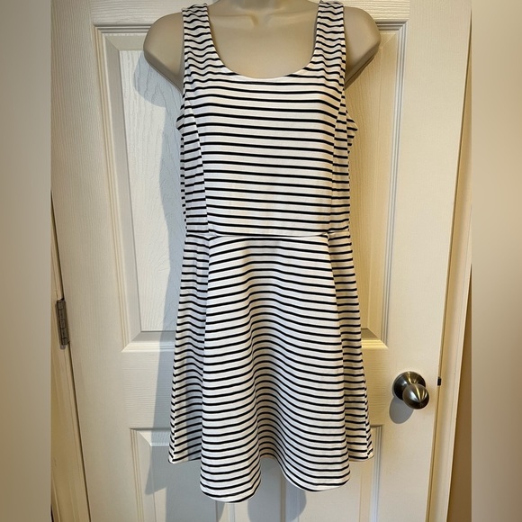 Divided by H&M Black White Striped Fit and Flare Dress Size 12 - Picture 6 of 6